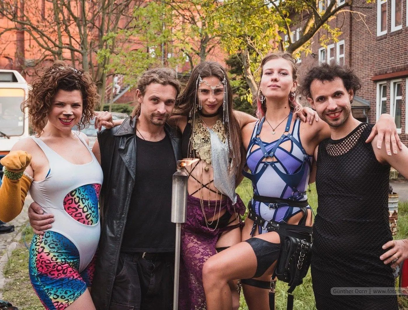 Meet our dream team from our last performance!

Left to right: @scarlett_flamingo , @alexkaos , @kiakalia , @leooschramm and  Alpa Welsch

Photographed by G&uuml;nther Dorn @fotomenschberlin 

#dreamTeam #feelTheFire #DreamEnchantments